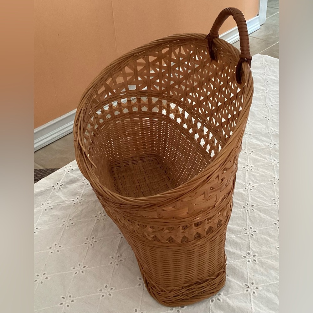 Handwoven Wicker Storage Basket with Carry Handle - Natural Brown - Picture 4 of 12